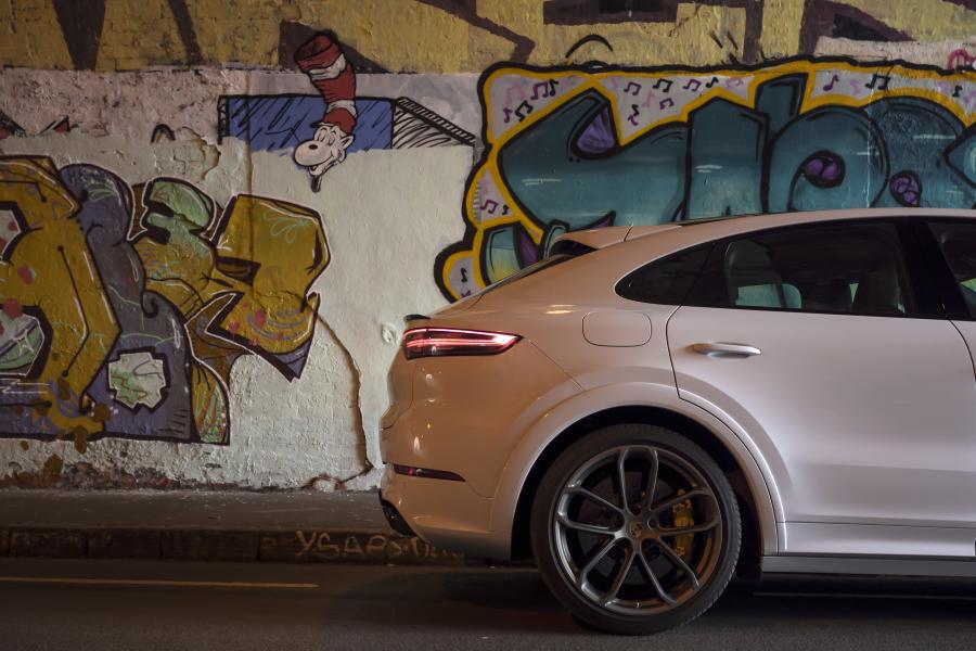 Детали экстерьера Porsche Cayenne Turbo Coupe 2019 года  (UK) (фото 16 из 18)